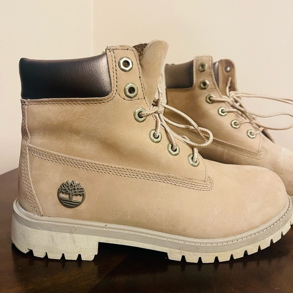 ❌SOLD Suede Timberlands - Picture 2 of 7